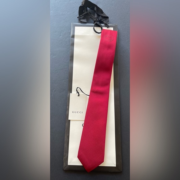 New Gucci Men's Red Silk Tie❤️🎁 - Picture 1 of 13